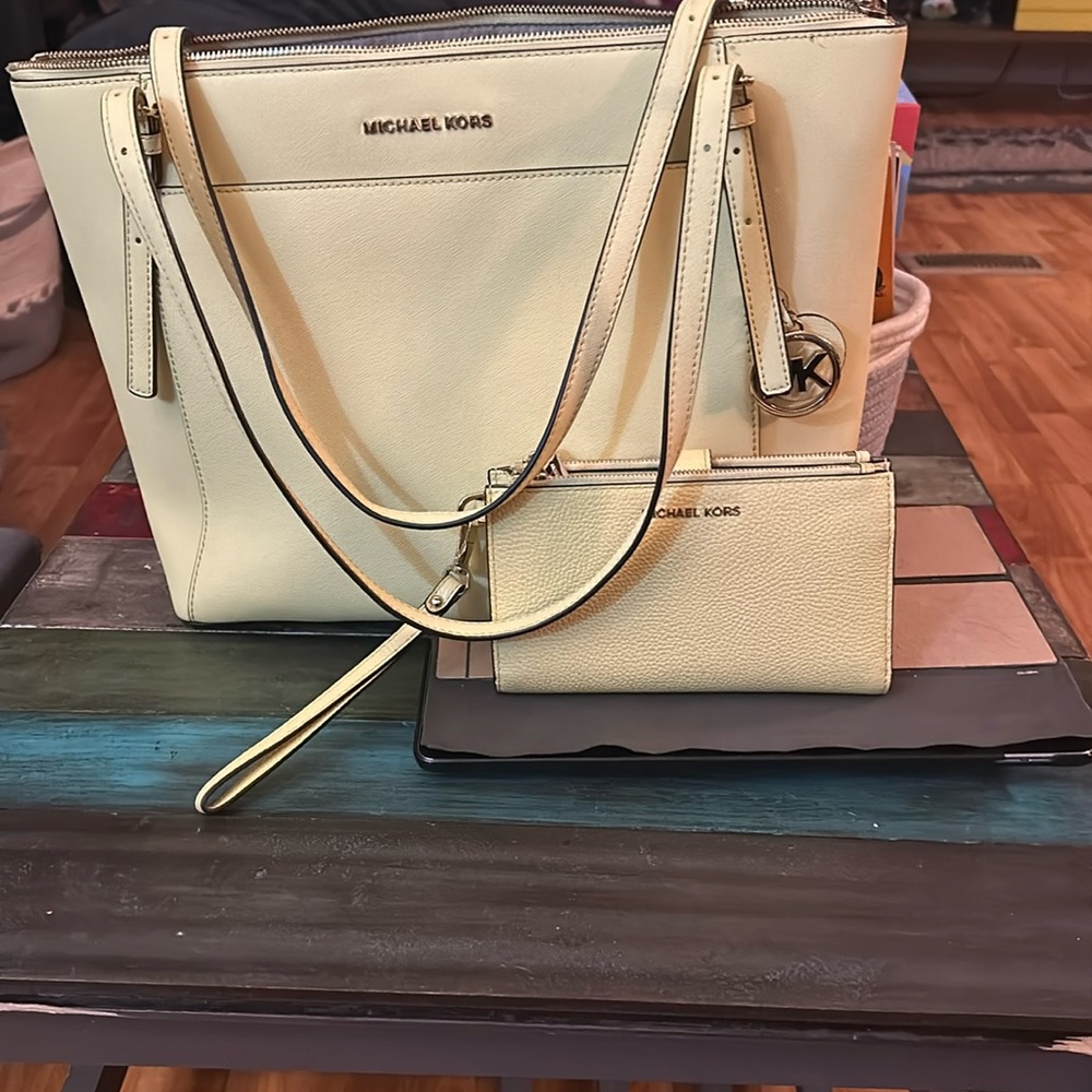 MK no tags, new. And wallet